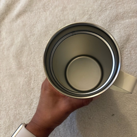 Stanley Stay-Hot 24 oz Camp Mug Gilded Marshmellow - Picture 6 of 9